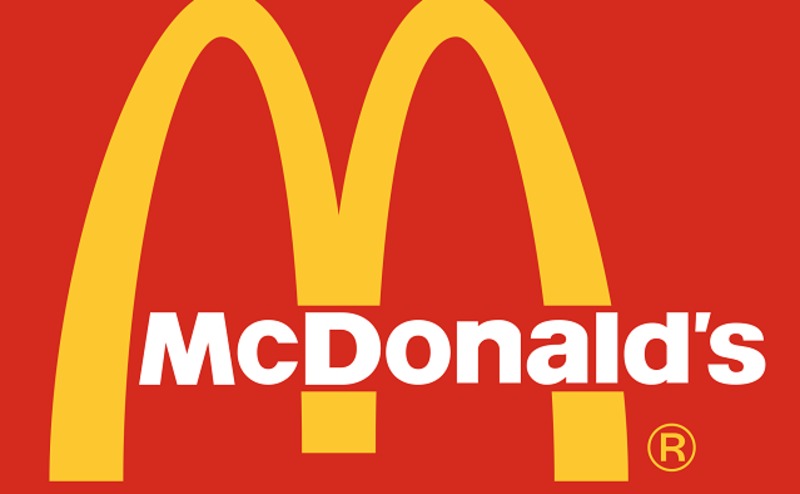 فيديو ساخر يتخيل ماذا لو كانت إعلانات ماكدونالدز مثل إعلانات أبل؟!